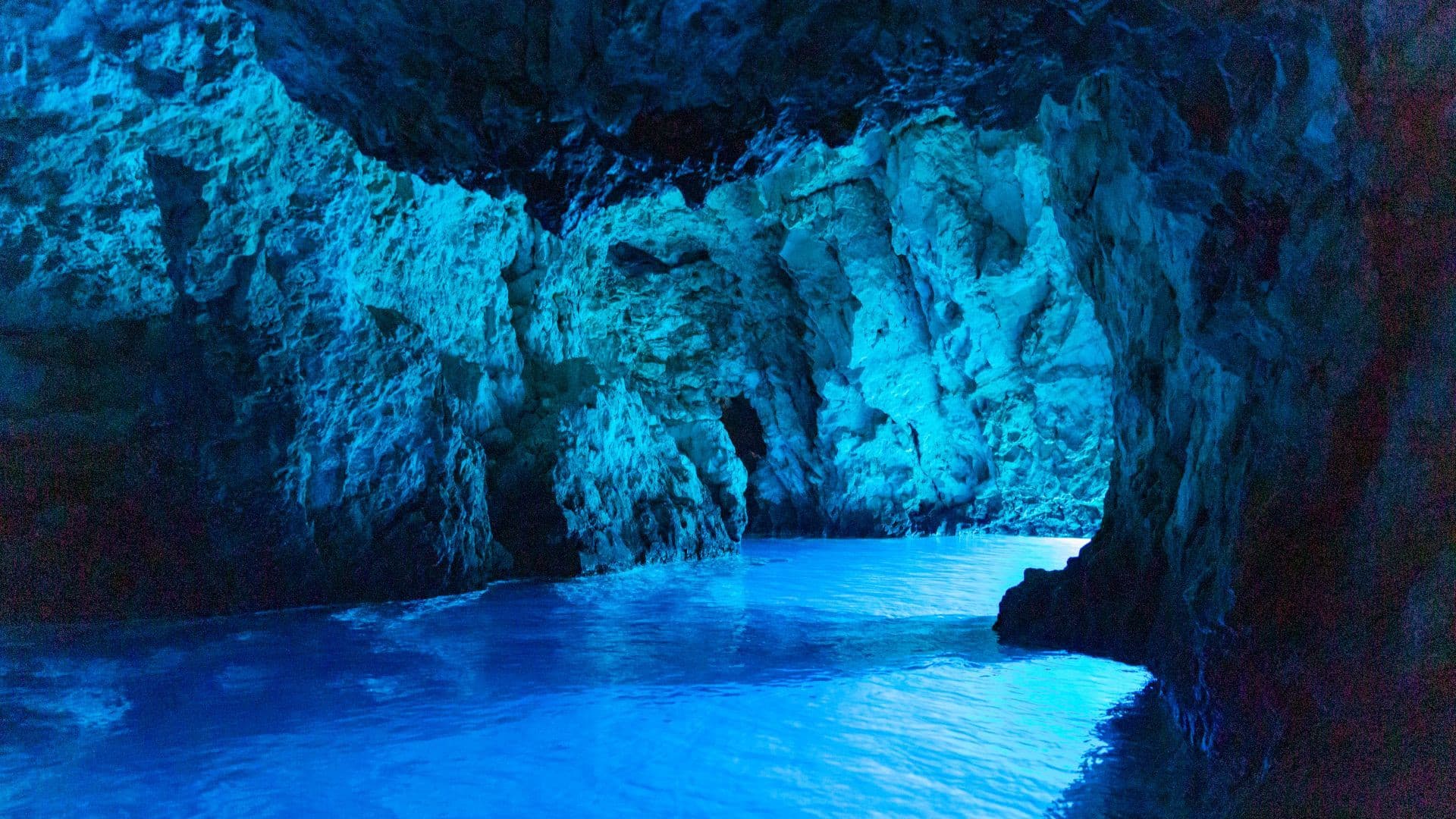 Blue Cave & Vis day trip